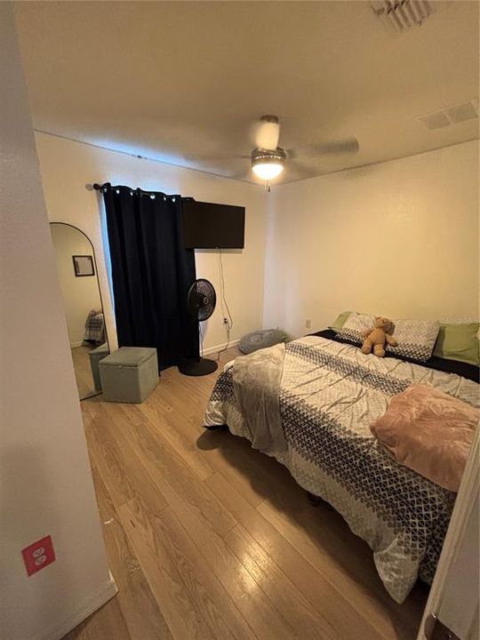 For Sale: $355,000 (4 beds, 2 baths, 1707 Square Feet)