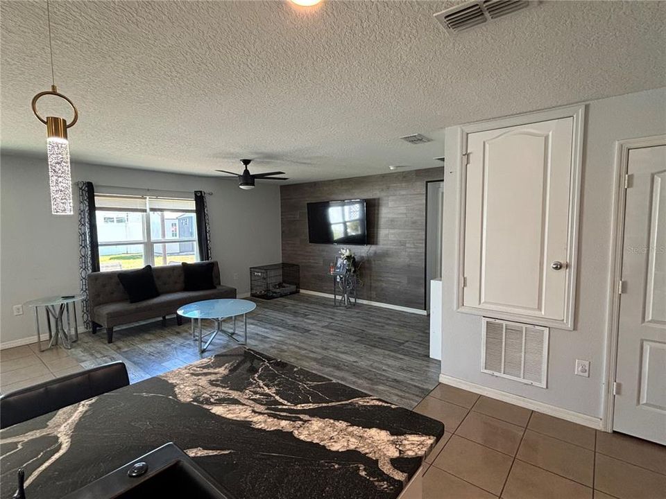 For Sale: $355,000 (4 beds, 2 baths, 1707 Square Feet)