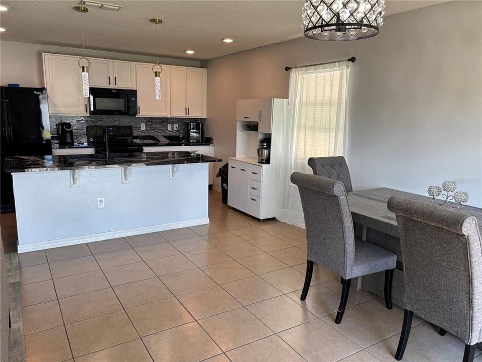 For Sale: $355,000 (4 beds, 2 baths, 1707 Square Feet)