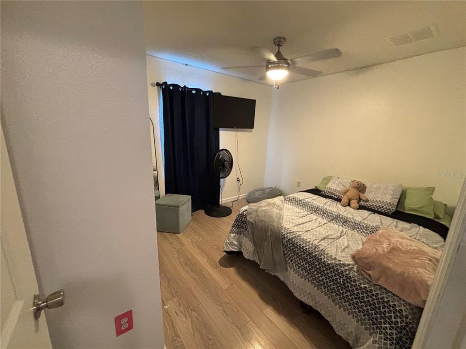 For Sale: $355,000 (4 beds, 2 baths, 1707 Square Feet)