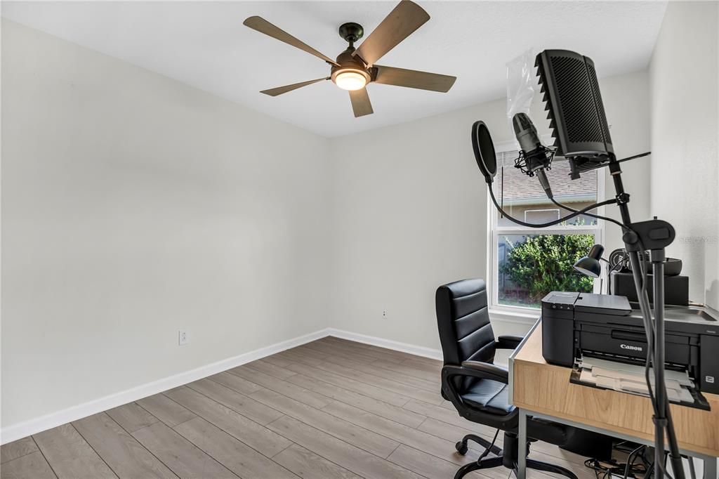 For Sale: $330,000 (3 beds, 2 baths, 1537 Square Feet)