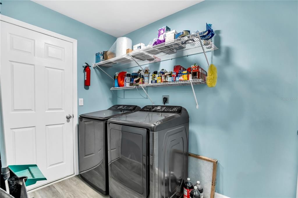 For Sale: $330,000 (3 beds, 2 baths, 1537 Square Feet)