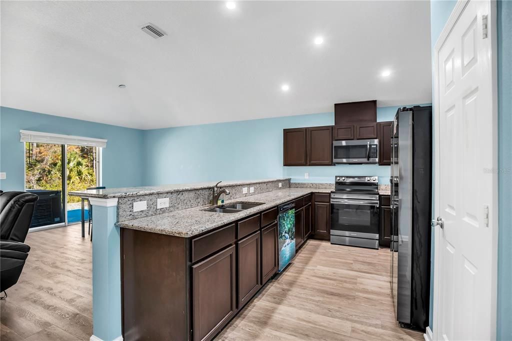 For Sale: $330,000 (3 beds, 2 baths, 1537 Square Feet)