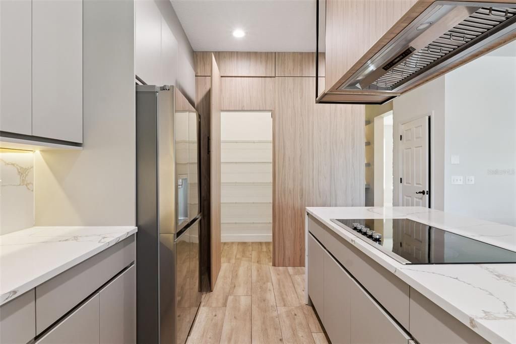 待售: $1,290,000 (4 贝兹, 3 浴室, 3682 平方英尺)