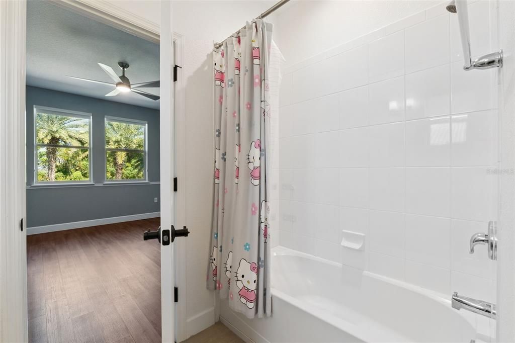 待售: $1,290,000 (4 贝兹, 3 浴室, 3682 平方英尺)