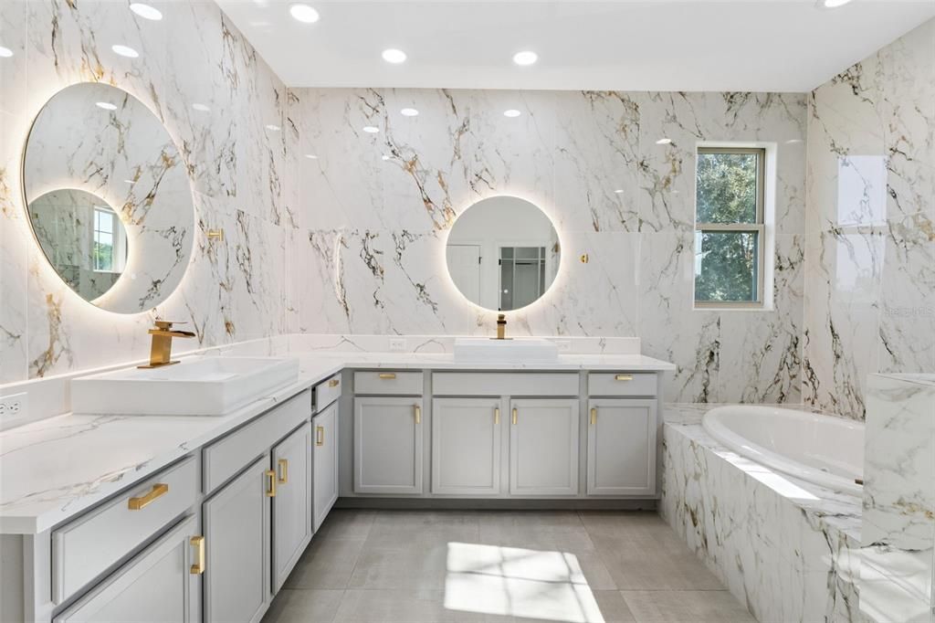 待售: $1,290,000 (4 贝兹, 3 浴室, 3682 平方英尺)