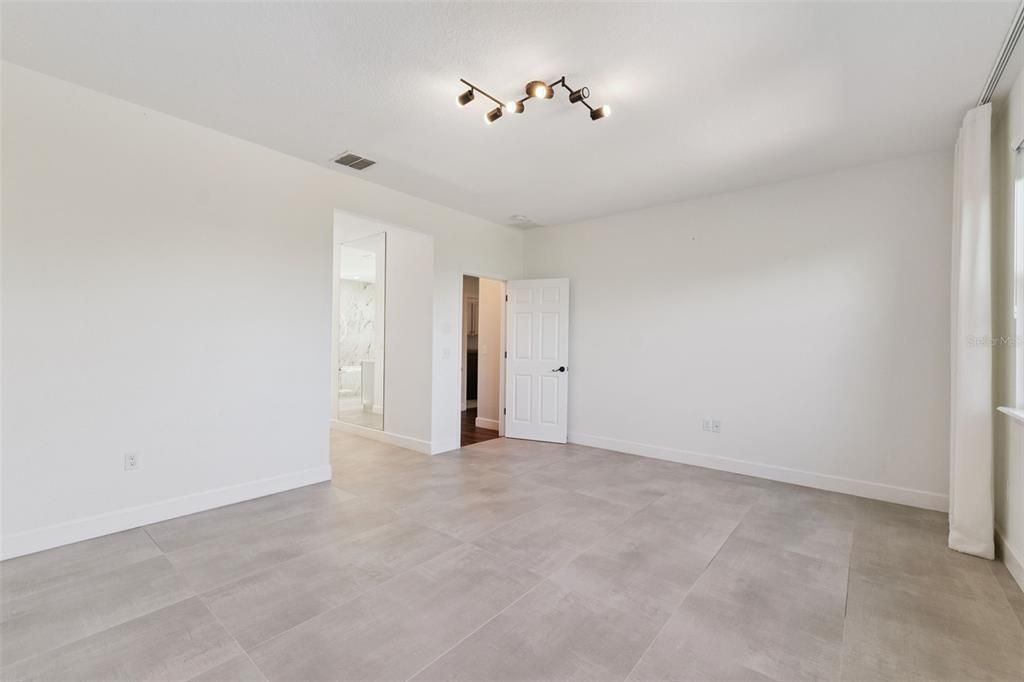 待售: $1,290,000 (4 贝兹, 3 浴室, 3682 平方英尺)