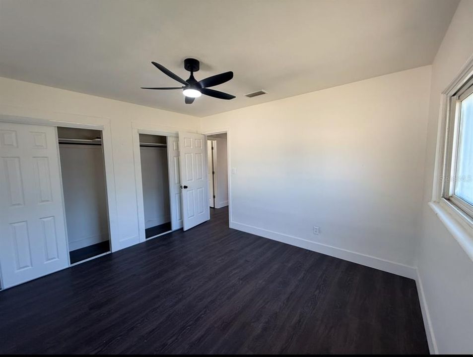 For Sale: $335,000 (3 beds, 2 baths, 1722 Square Feet)