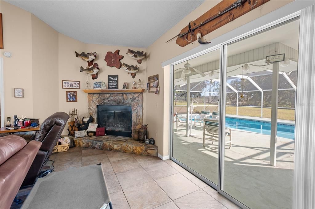 For Sale: $700,000 (3 beds, 2 baths, 1656 Square Feet)