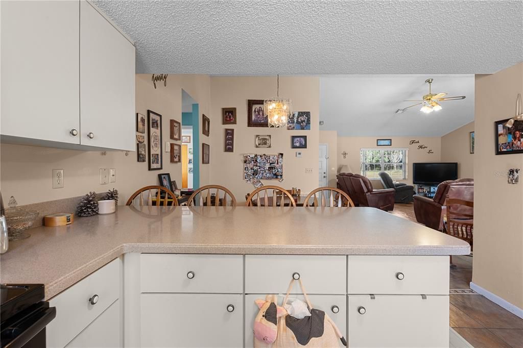 For Sale: $700,000 (3 beds, 2 baths, 1656 Square Feet)