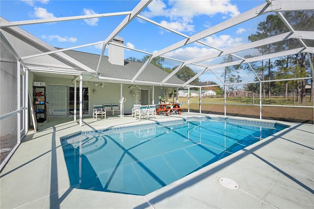 For Sale: $700,000 (3 beds, 2 baths, 1656 Square Feet)