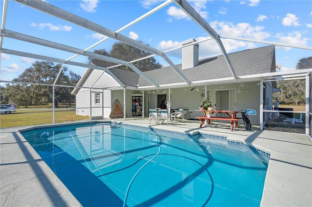 For Sale: $700,000 (3 beds, 2 baths, 1656 Square Feet)