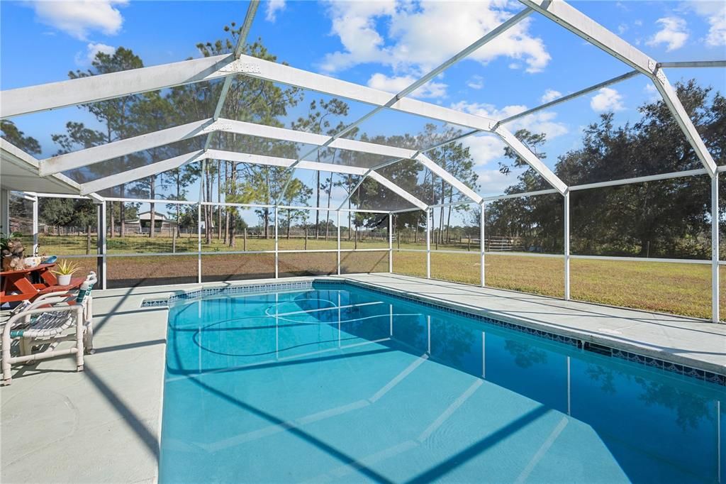 For Sale: $700,000 (3 beds, 2 baths, 1656 Square Feet)