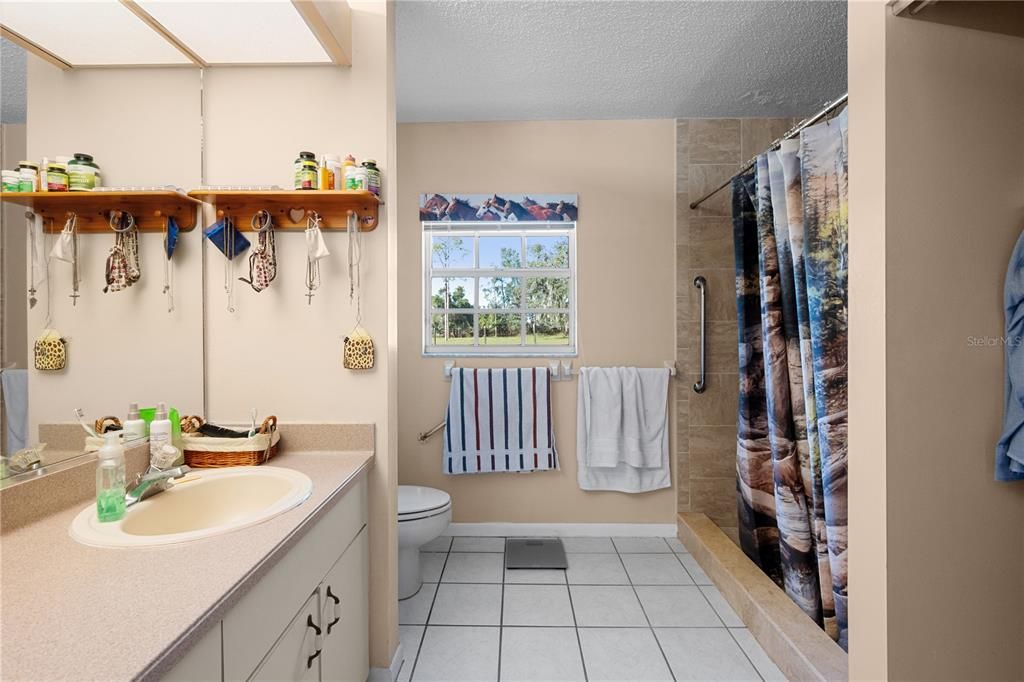 For Sale: $700,000 (3 beds, 2 baths, 1656 Square Feet)