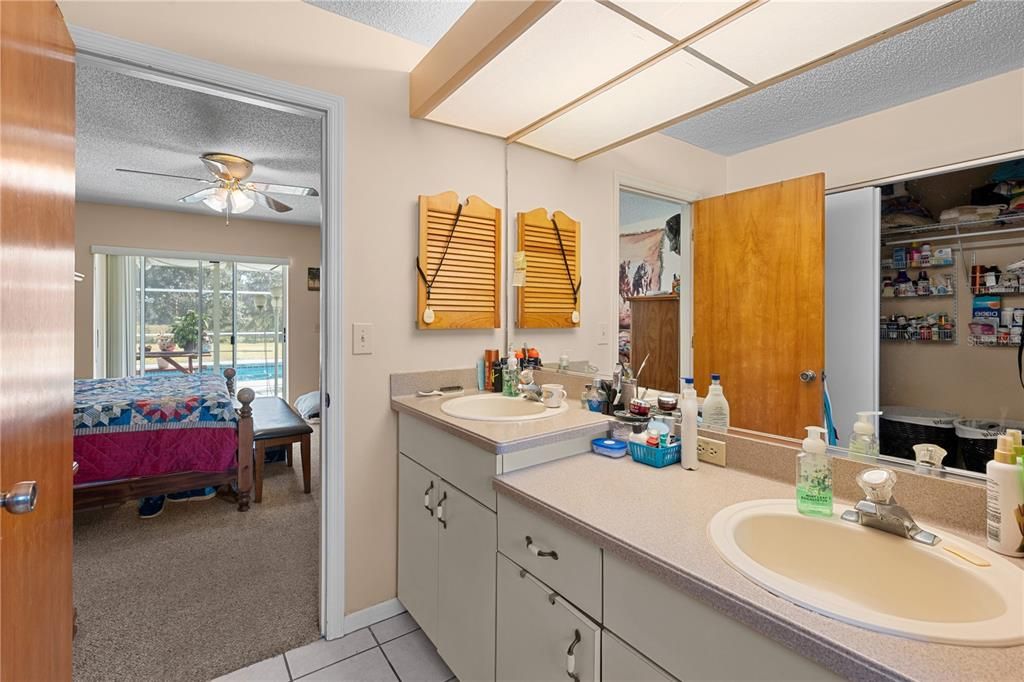 For Sale: $700,000 (3 beds, 2 baths, 1656 Square Feet)