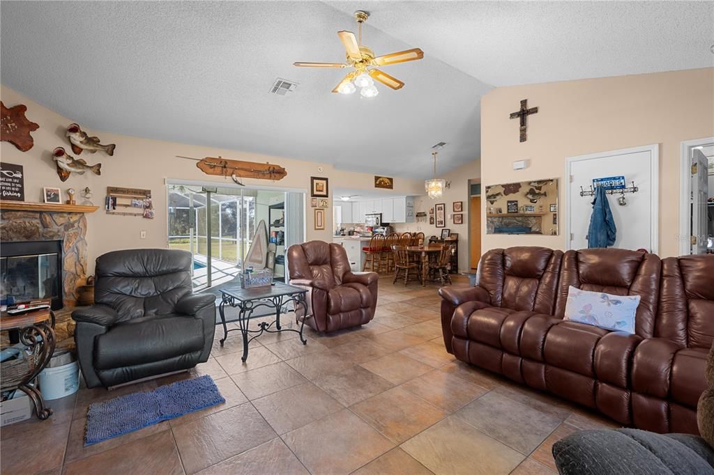 For Sale: $700,000 (3 beds, 2 baths, 1656 Square Feet)