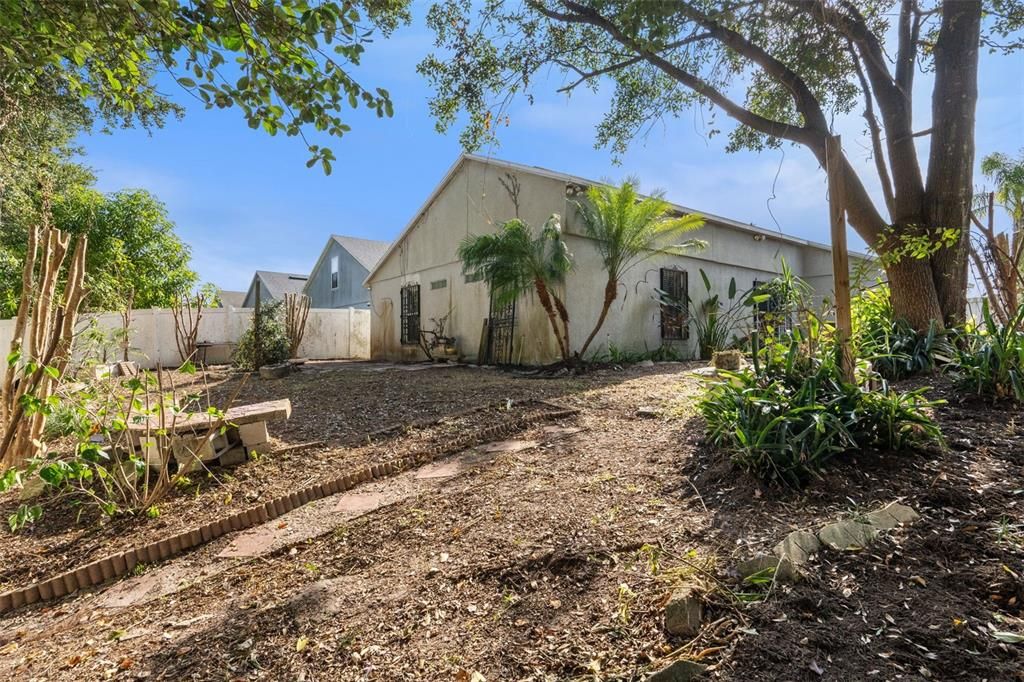 На продажу: $315,000 (3 спален, 2 ванн, 1170 Квадратных фут)