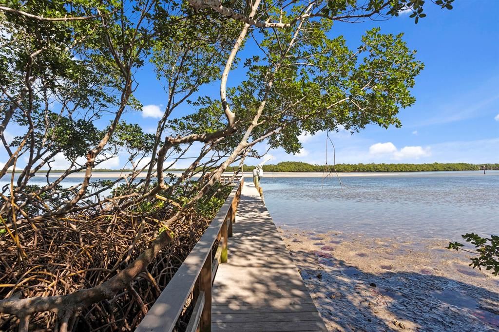 For Sale: $1,987,000 (4 beds, 3 baths, 2454 Square Feet)