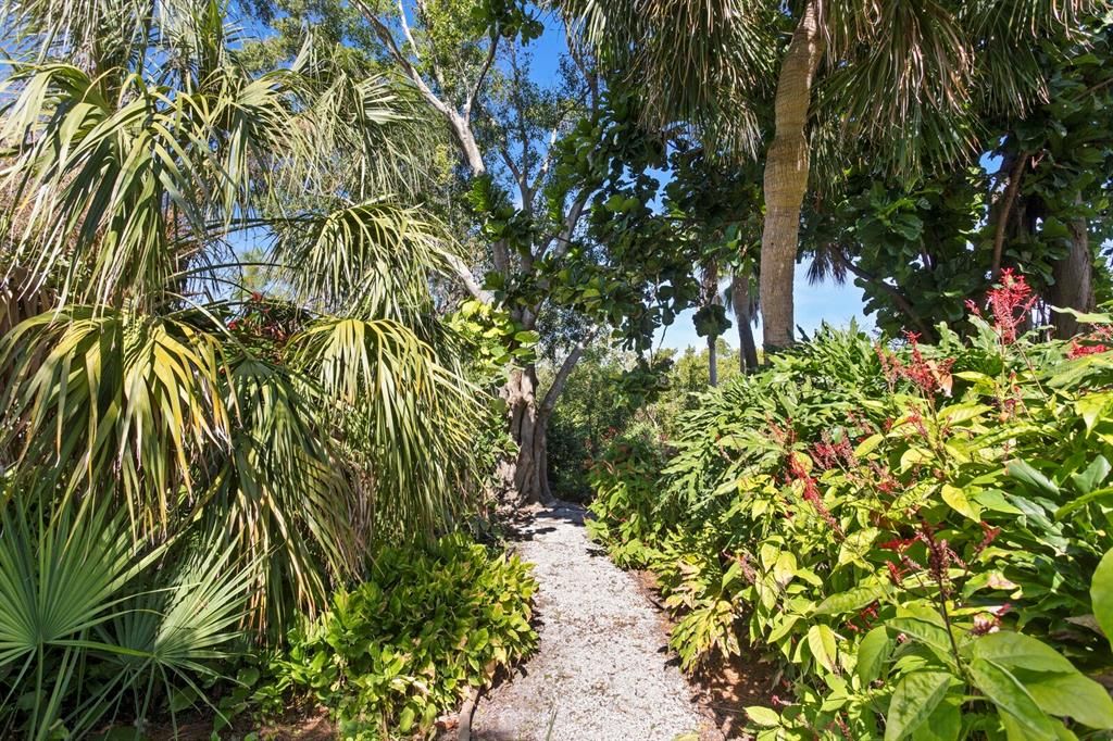 For Sale: $1,987,000 (4 beds, 3 baths, 2454 Square Feet)