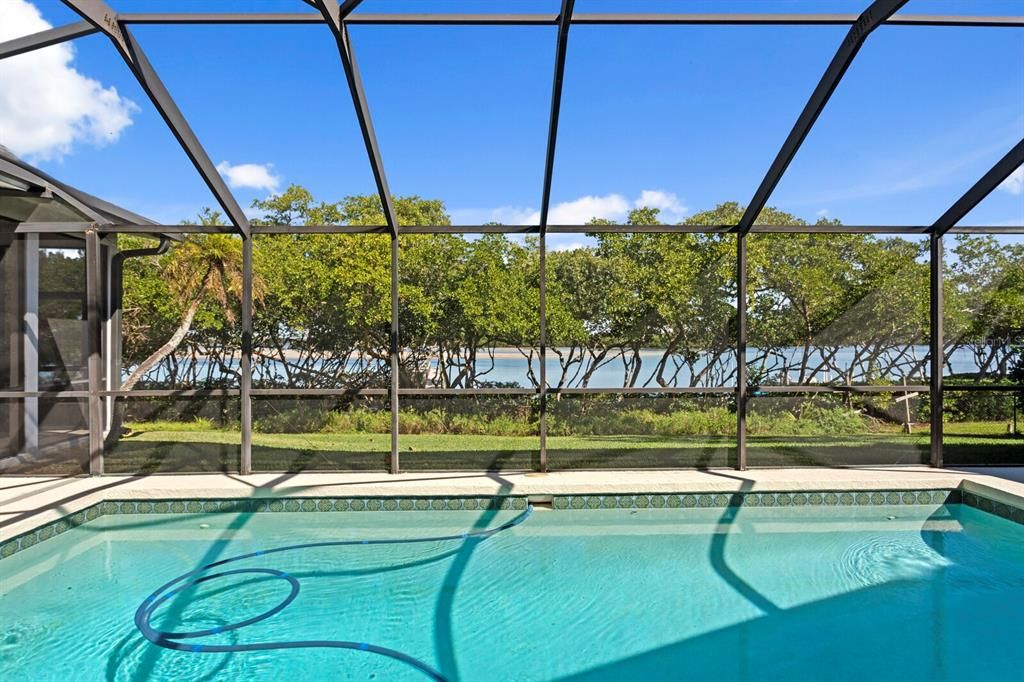 For Sale: $1,987,000 (4 beds, 3 baths, 2454 Square Feet)