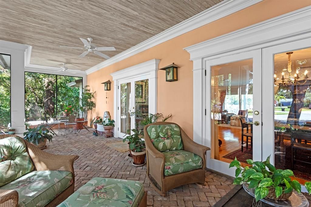 For Sale: $1,987,000 (4 beds, 3 baths, 2454 Square Feet)