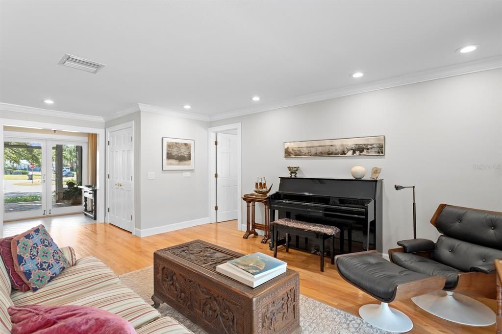 For Sale: $1,987,000 (4 beds, 3 baths, 2454 Square Feet)