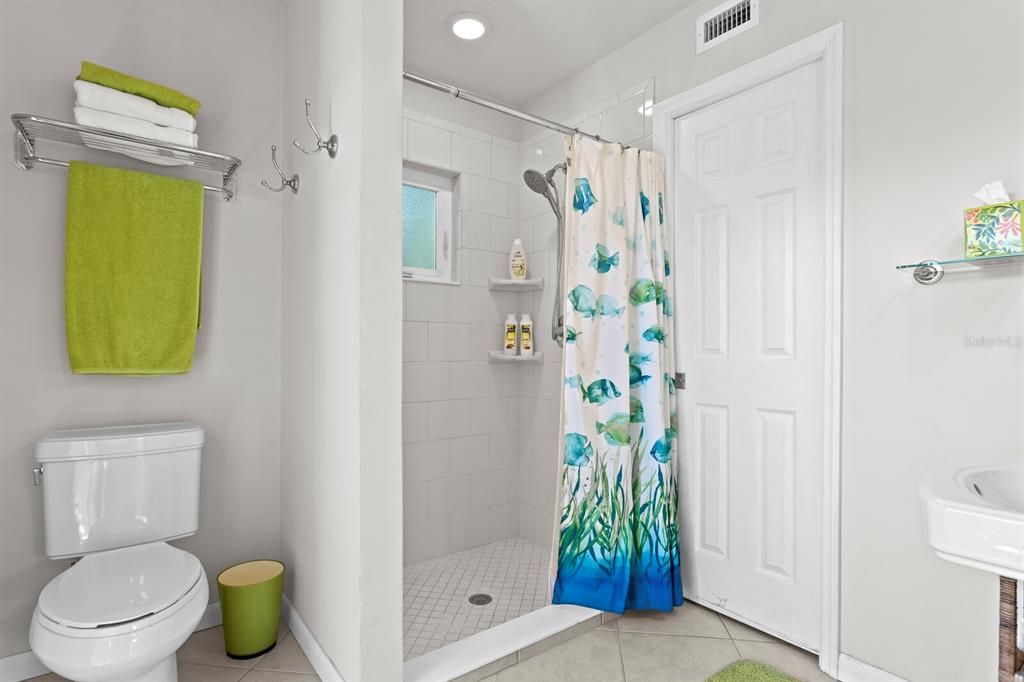 For Sale: $1,987,000 (4 beds, 3 baths, 2454 Square Feet)