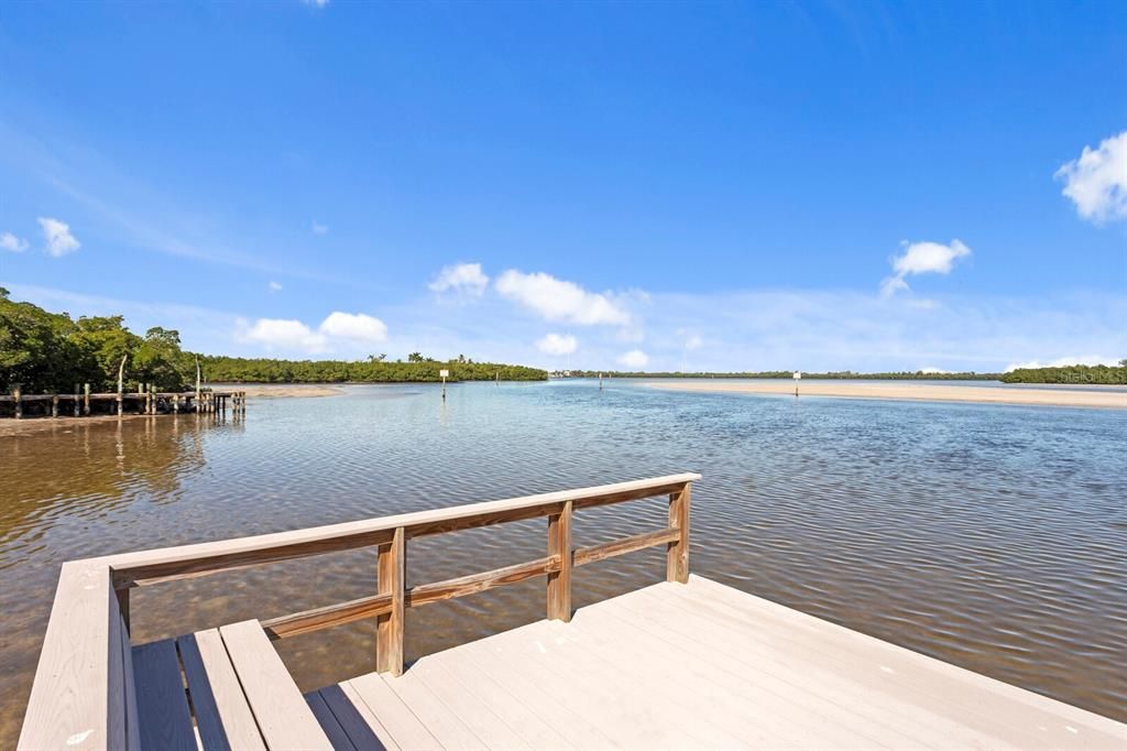 For Sale: $1,987,000 (4 beds, 3 baths, 2454 Square Feet)