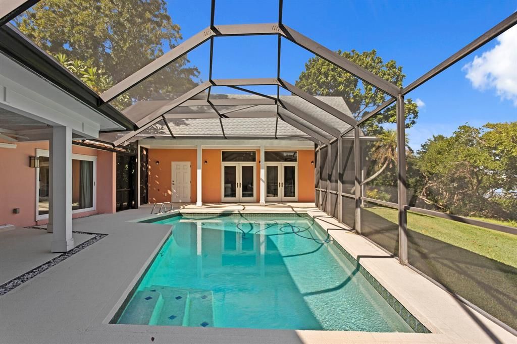 For Sale: $1,987,000 (4 beds, 3 baths, 2454 Square Feet)