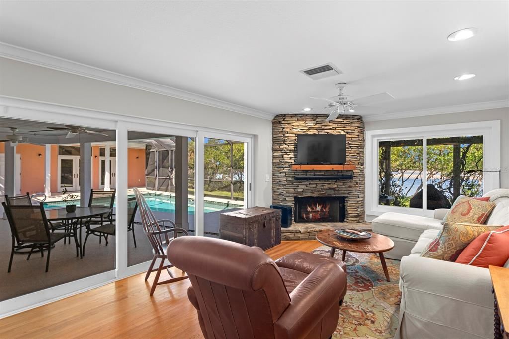 For Sale: $1,987,000 (4 beds, 3 baths, 2454 Square Feet)