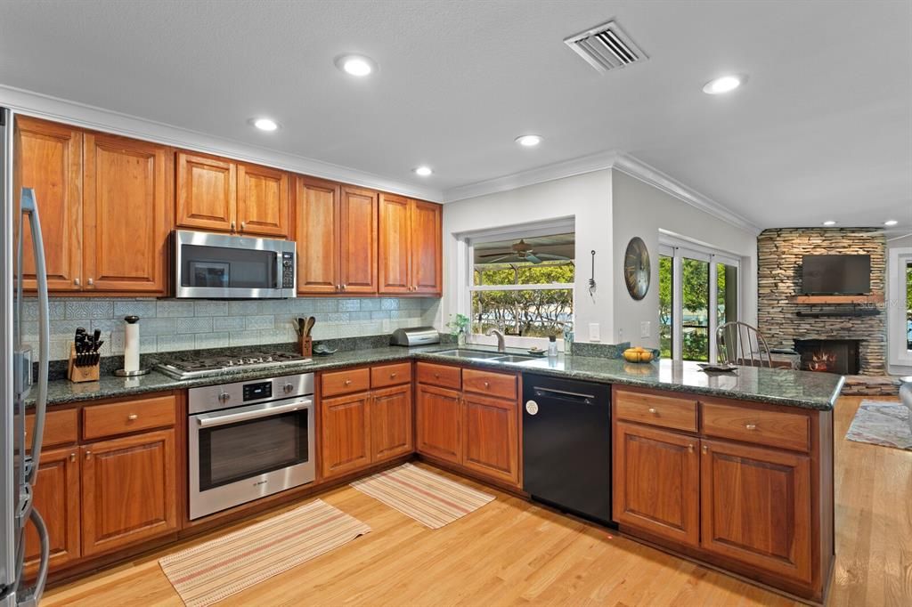 For Sale: $1,987,000 (4 beds, 3 baths, 2454 Square Feet)