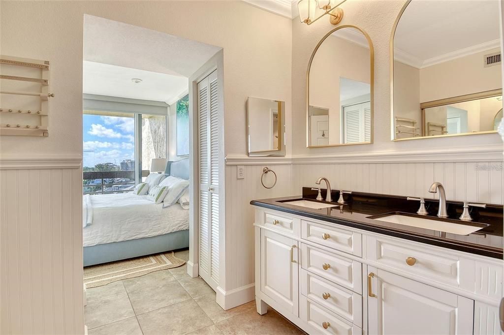 出租: $12,000 (2 贝兹, 2 浴室, 1172 平方英尺)