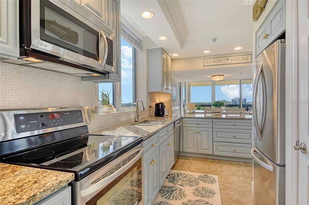 出租: $12,000 (2 贝兹, 2 浴室, 1172 平方英尺)