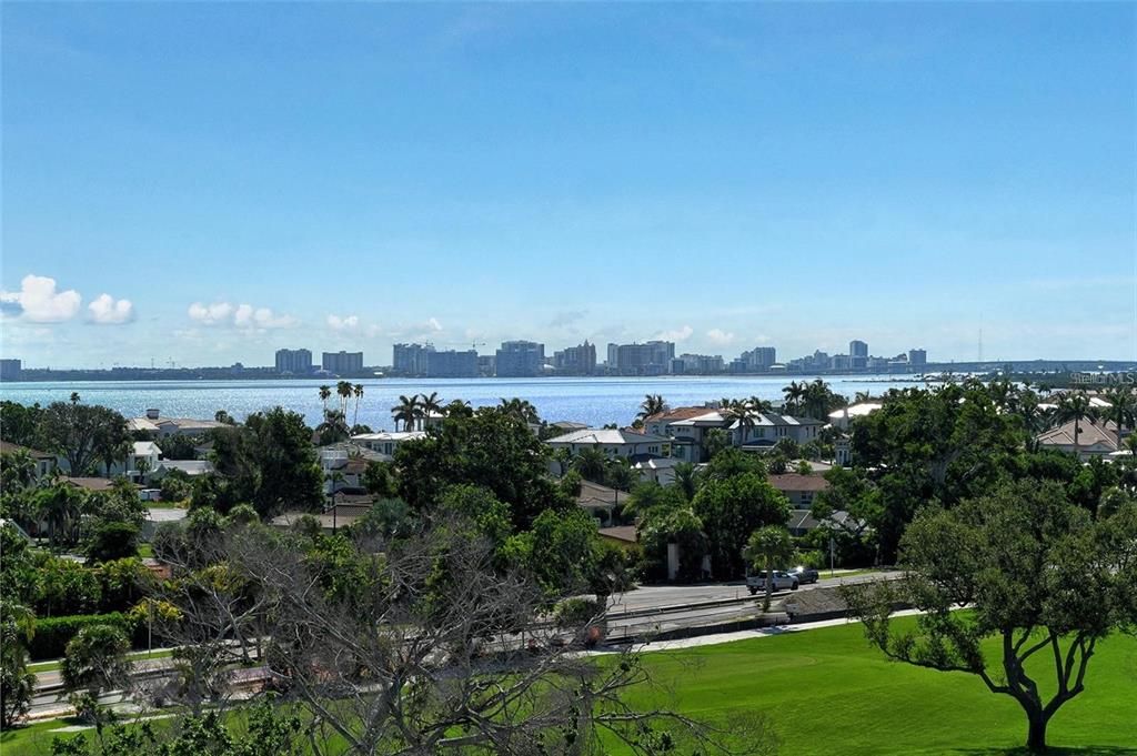 出租: $12,000 (2 贝兹, 2 浴室, 1172 平方英尺)