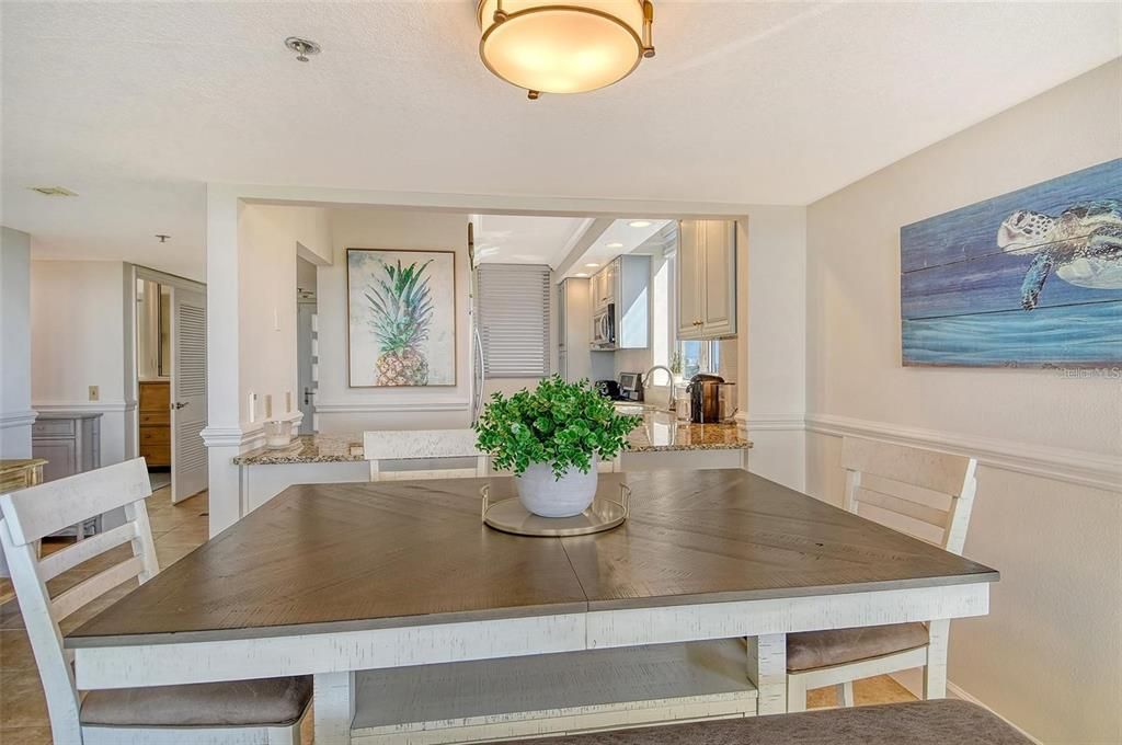 出租: $12,000 (2 贝兹, 2 浴室, 1172 平方英尺)