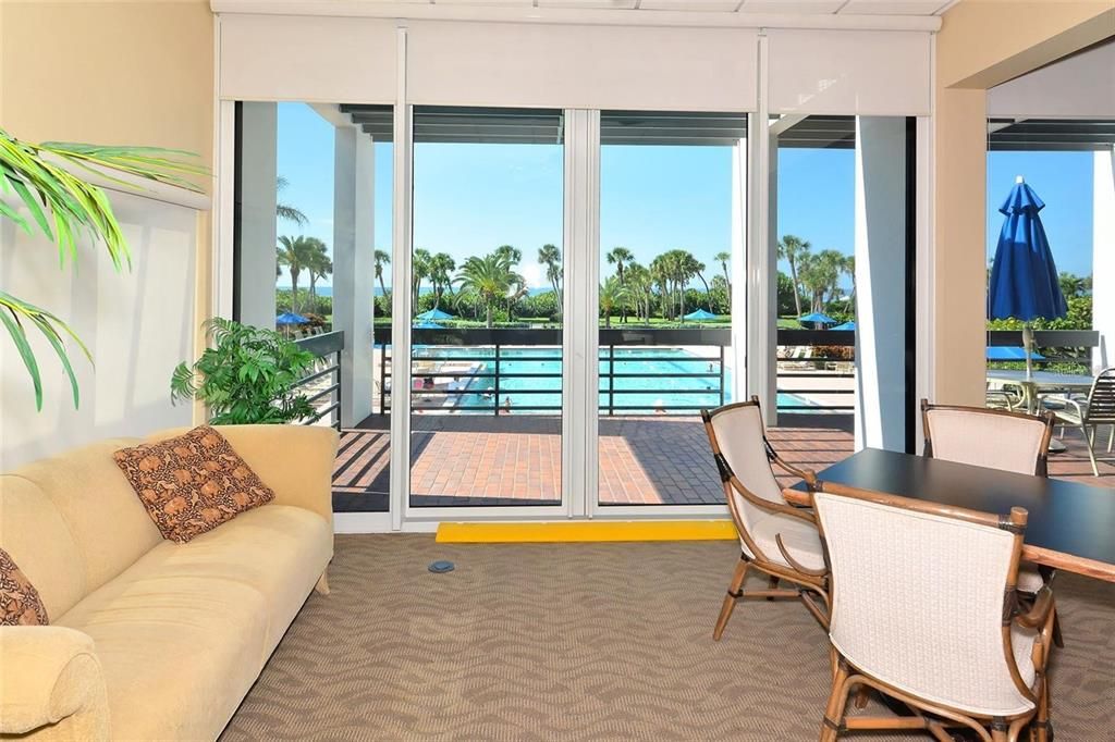 出租: $12,000 (2 贝兹, 2 浴室, 1172 平方英尺)