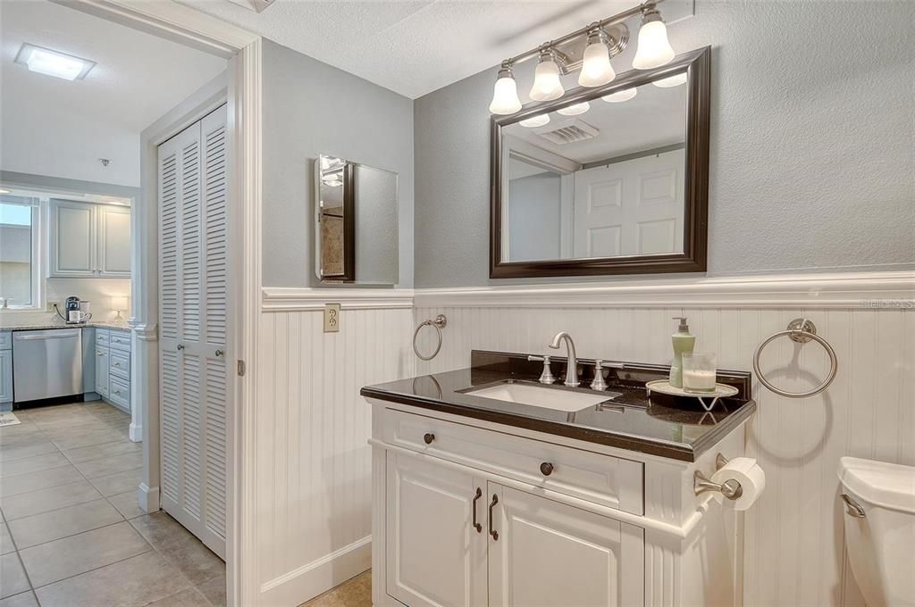 出租: $12,000 (2 贝兹, 2 浴室, 1172 平方英尺)