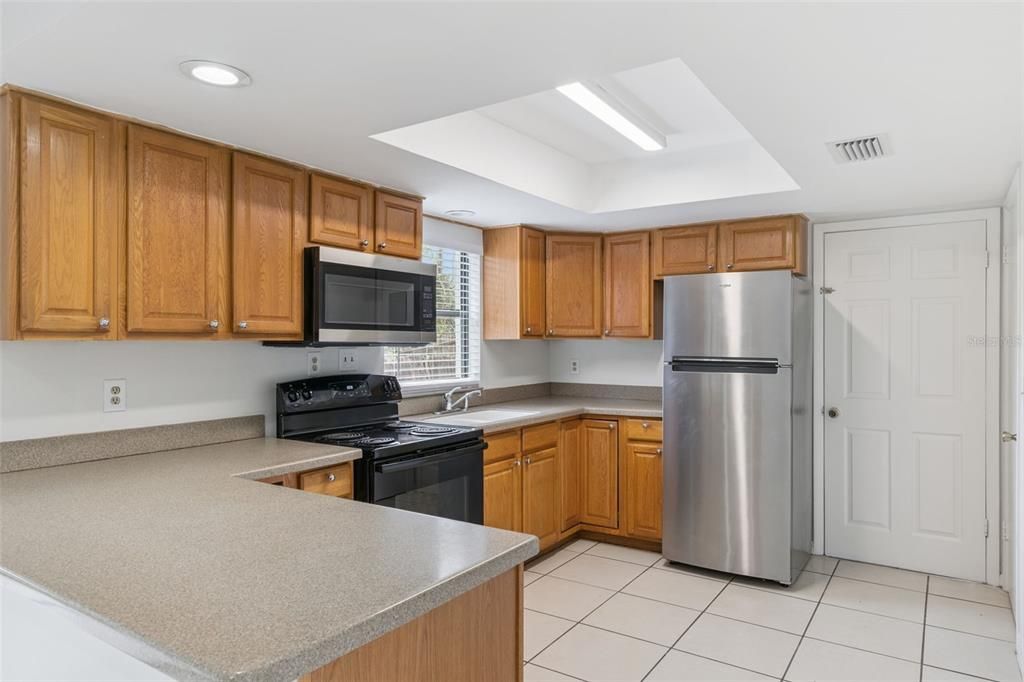 Под контрактом: $1,650 (2 спален, 2 ванн, 1225 Квадратных фут)