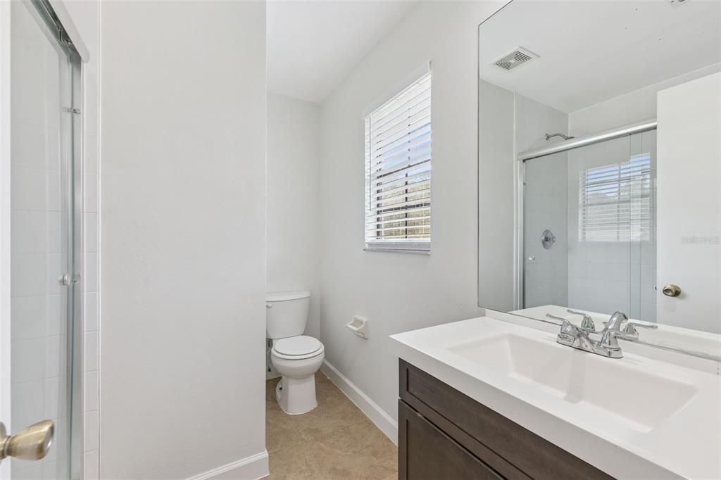 Под контрактом: $1,650 (2 спален, 2 ванн, 1225 Квадратных фут)