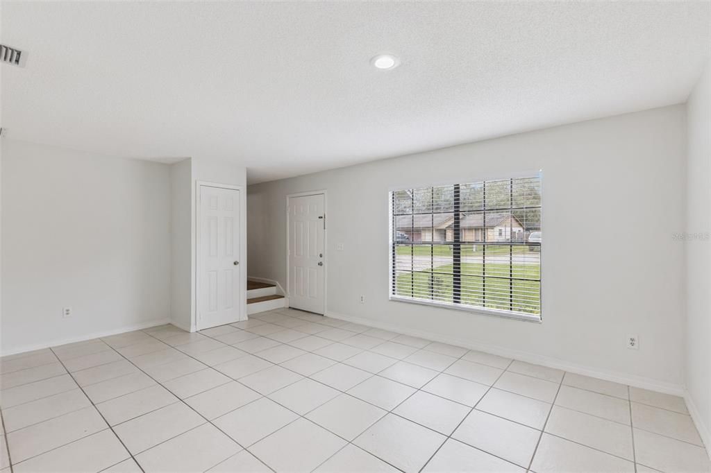 Под контрактом: $1,650 (2 спален, 2 ванн, 1225 Квадратных фут)