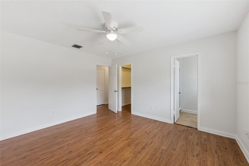 Под контрактом: $1,650 (2 спален, 2 ванн, 1225 Квадратных фут)