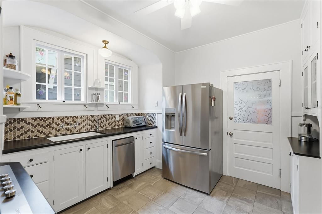 For Sale: $425,000 (4 beds, 2 baths, 1451 Square Feet)