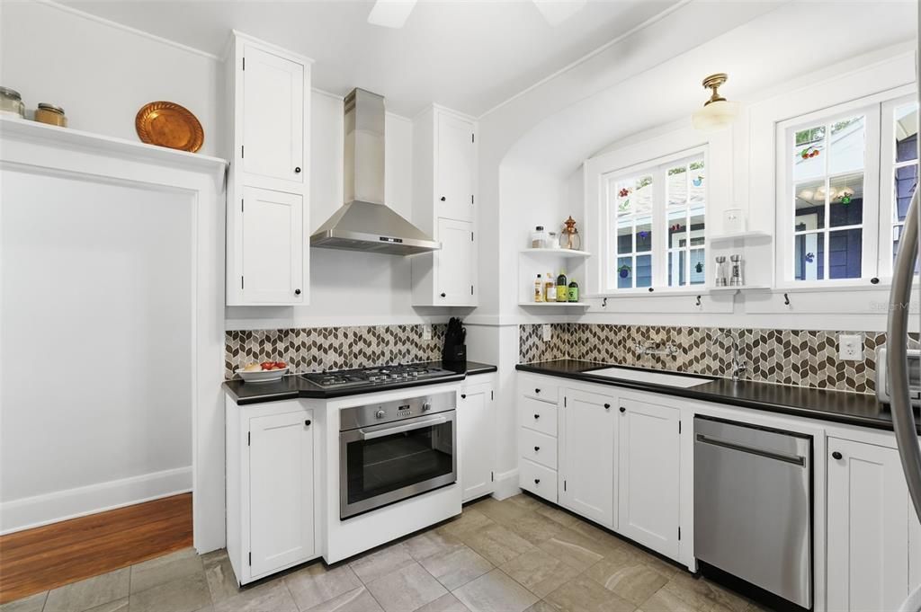 For Sale: $425,000 (4 beds, 2 baths, 1451 Square Feet)