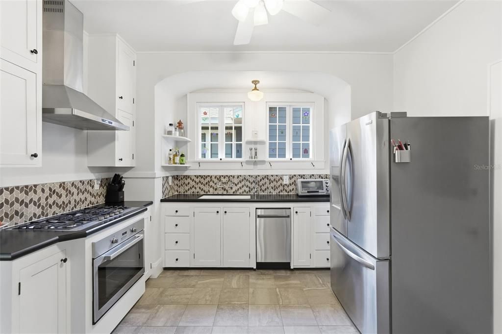 For Sale: $425,000 (4 beds, 2 baths, 1451 Square Feet)