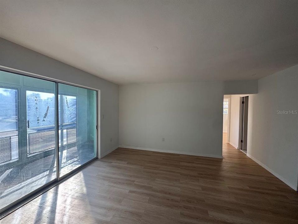 For Sale: $235,000 (2 beds, 1 baths, 768 Square Feet)