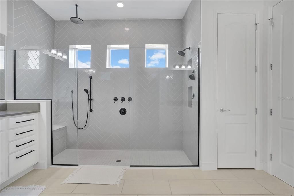 For Sale: $1,378,800 (4 beds, 3 baths, 2790 Square Feet)