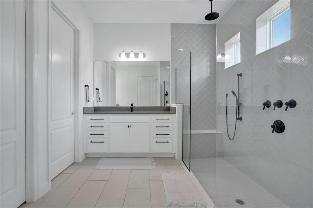 For Sale: $1,378,800 (4 beds, 3 baths, 2790 Square Feet)