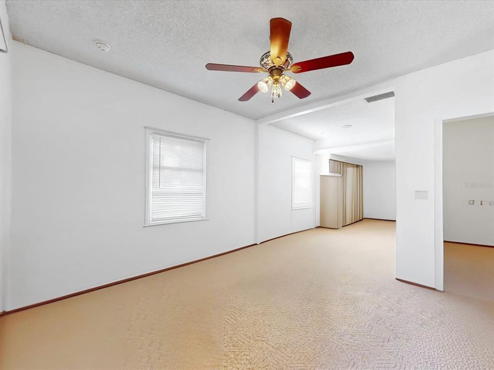 En Venta: $499,900 (4 camas, 3 baños, 2502 Pies cuadrados)