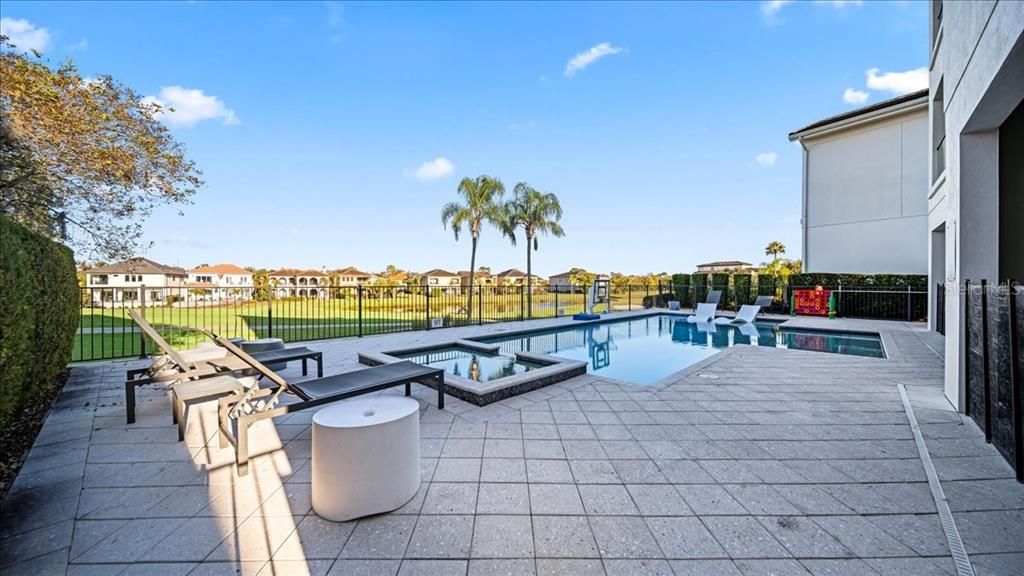 待售: $3,200,000 (10 贝兹, 11 浴室, 7966 平方英尺)