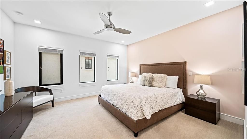 待售: $3,200,000 (10 贝兹, 11 浴室, 7966 平方英尺)